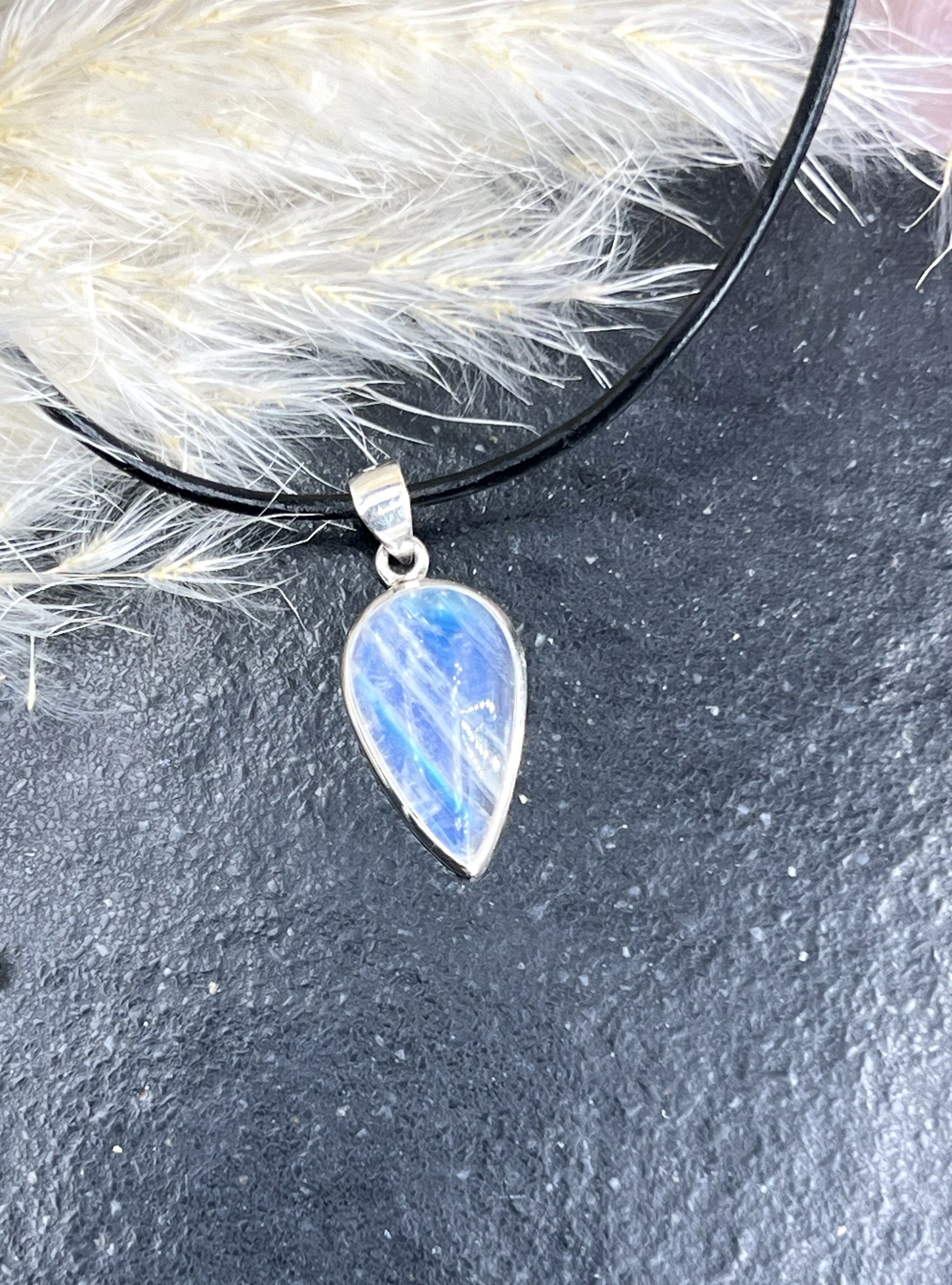 PENDENTIF PIERRE DE LUNE LES PIERRES DE KYRIA (3)