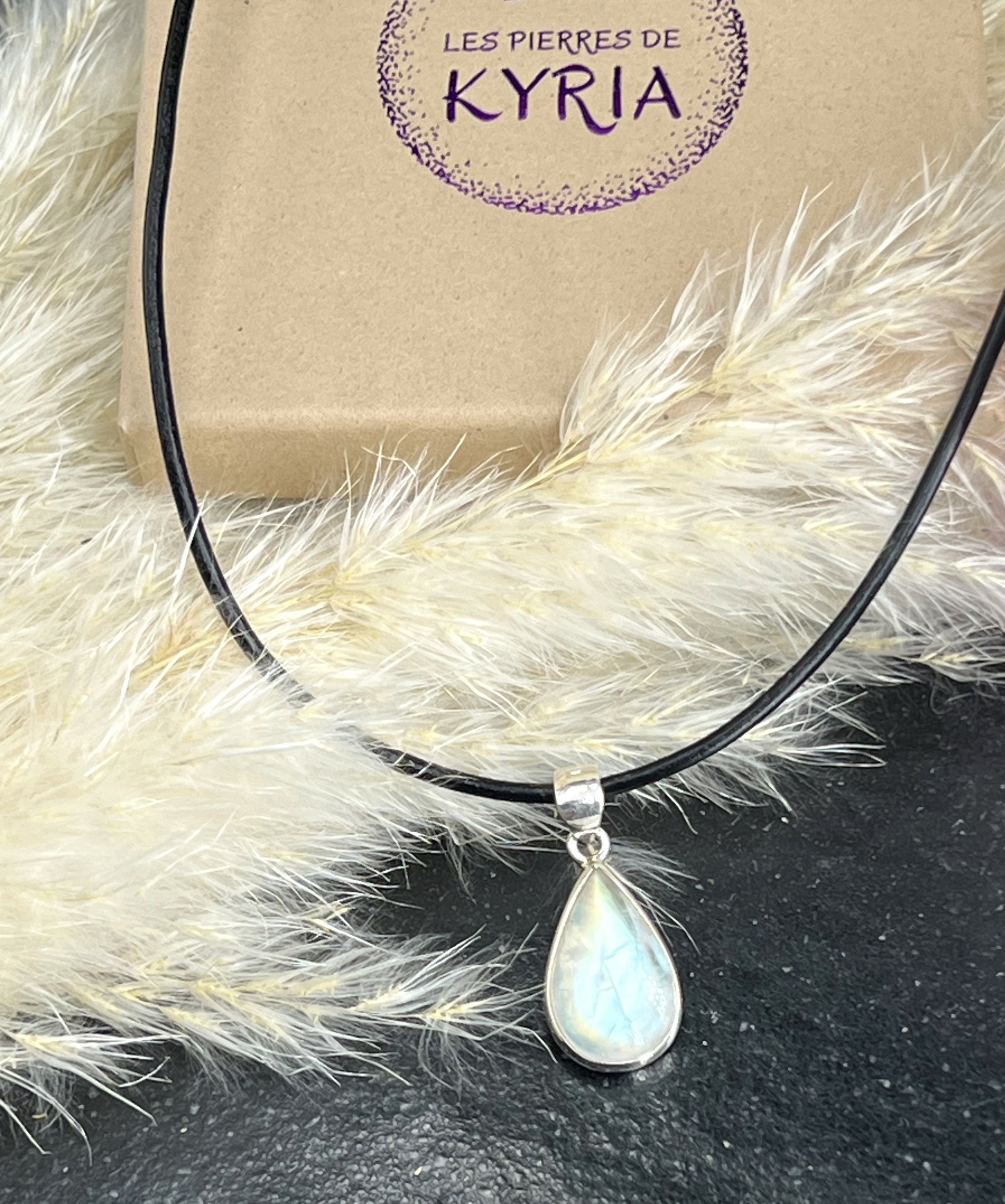 PENDENTIF PIERRE DE LUNE LES PIERRES DE KYRIA (4)