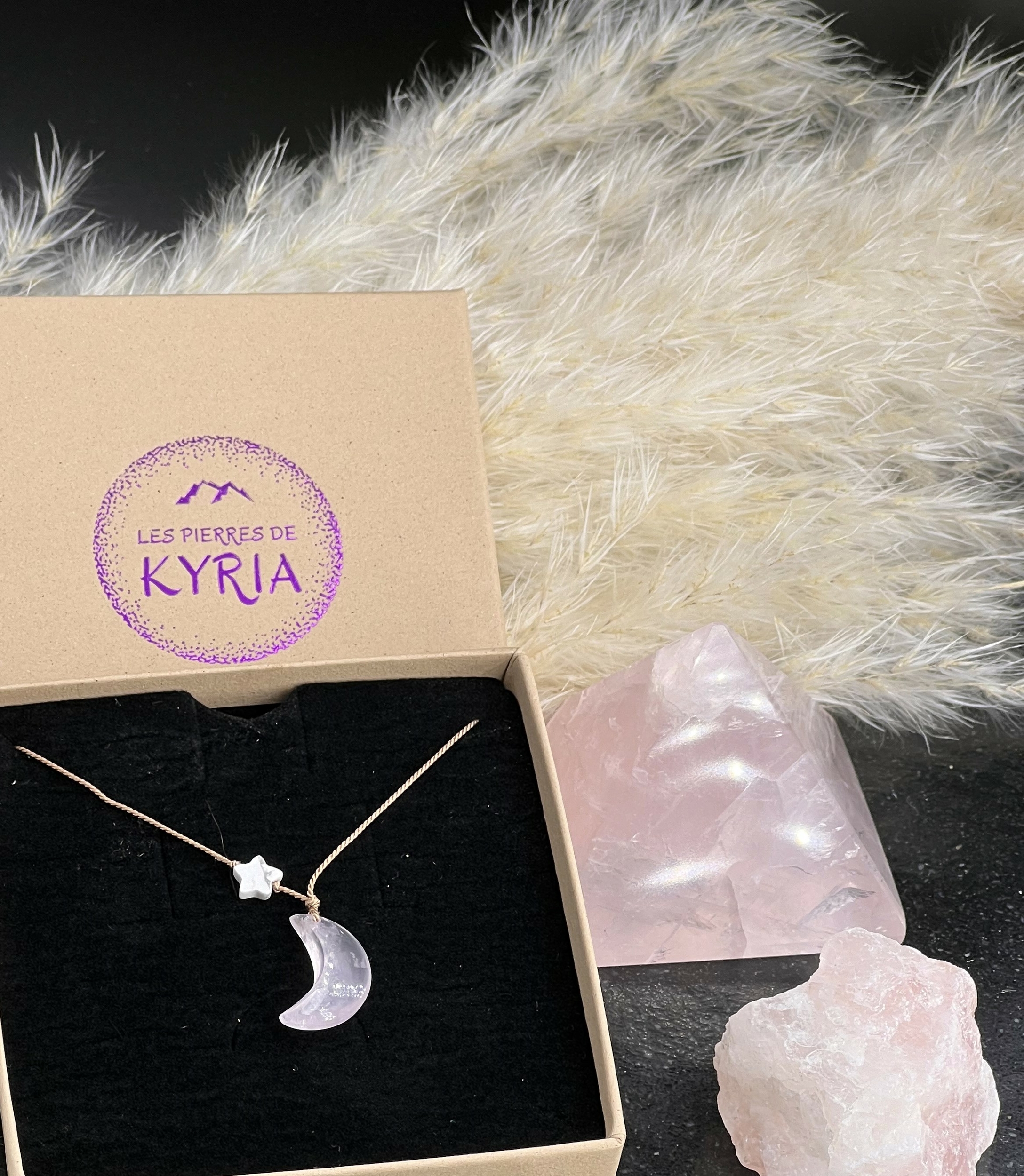 COLLIER CROISSANT DE LUNE QUARTZ ROSE LES PIERRES DE KYRIA (6)