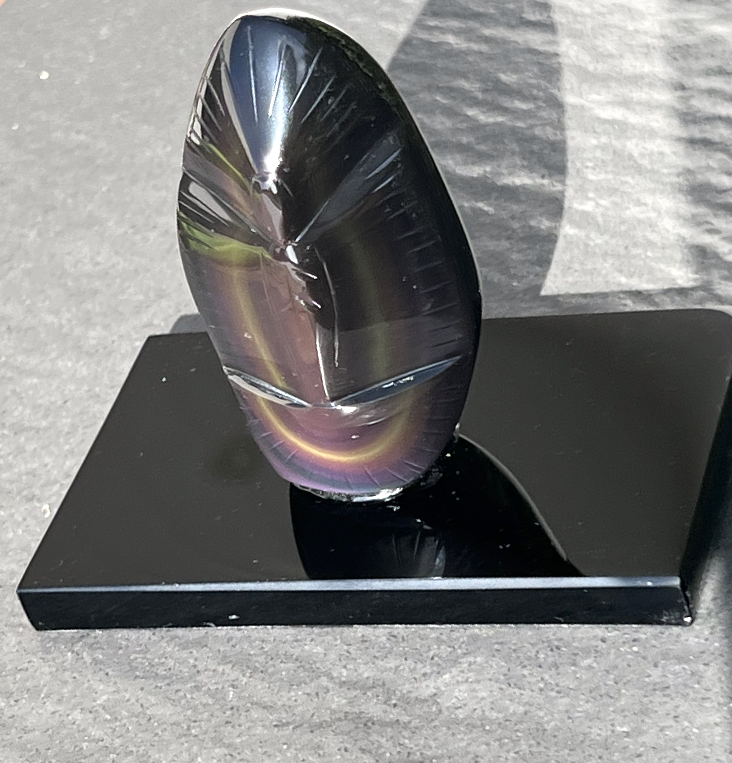 STATUE VIERGE MARIE OBSIDIENNE OEIL CELESTE ARC EN CIEL LES PIERRES DE KYRIA (3)