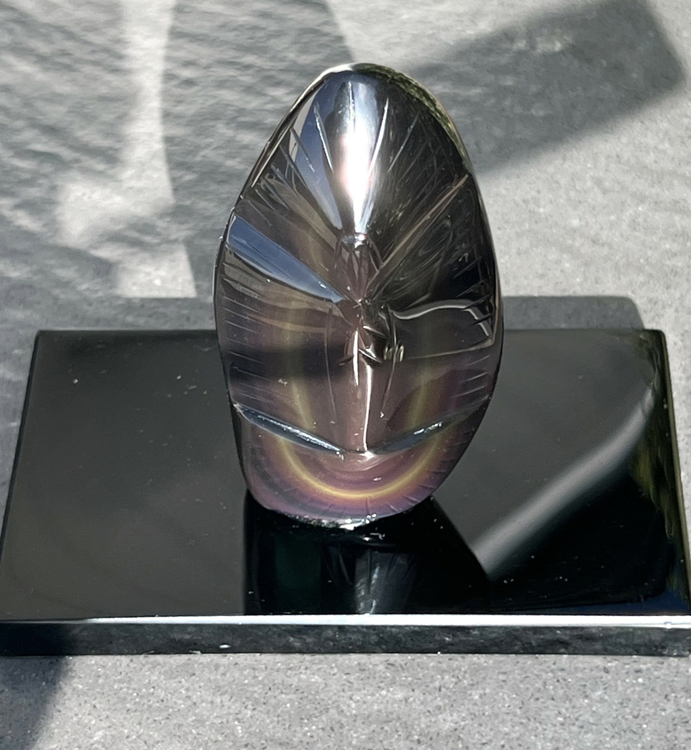 STATUE VIERGE MARIE OBSIDIENNE OEIL CELESTE ARC EN CIEL LES PIERRES DE KYRIA (2)