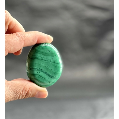 GALET MALACHITE LES PIERRES DE KYRIA (1)