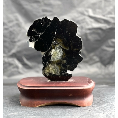 TOURMALINE ELBAITE SUR SOCLE LES PIERRES DE KYRIA (1)