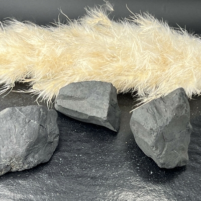 SHUNGITE BRUTE LES PIERRES DE KYRIA (2)