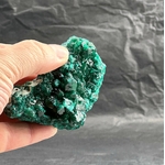 DIOPTASE CRISTALLISEE 105G ENVIRON LES PIERRES DE KYRIA (1)