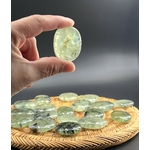 galet prehnite epidote les pierres de kyria (8)