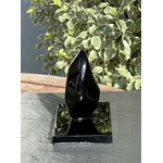 STATUE VIERGE MARIE OBSIDIENNE OEIL CELESTE ARC EN CIEL LES PIERRES DE KYRIA (4)
