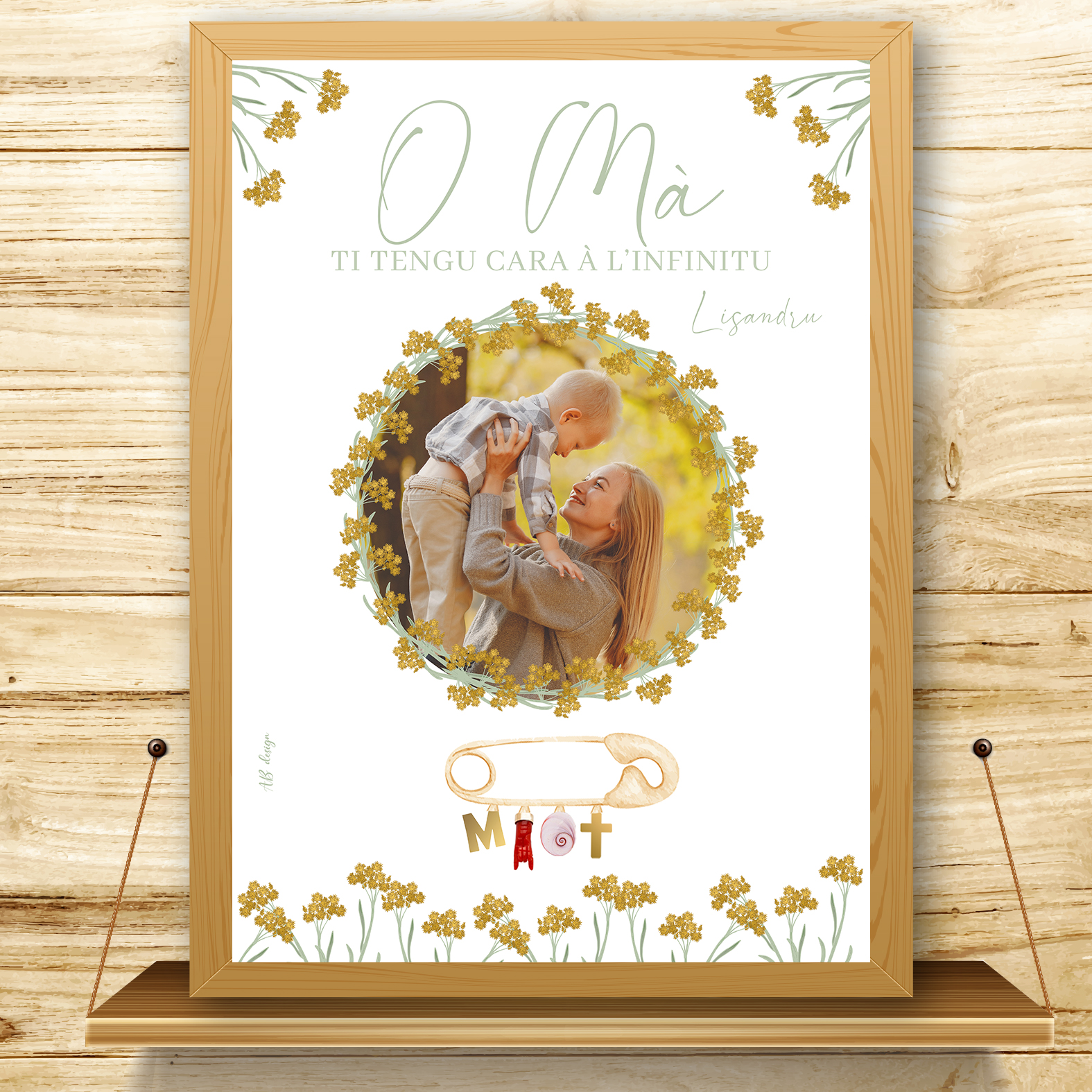 présentation affiche A4 fete des mères 1 enfant couronne immortelle + broche porte-bonheurs