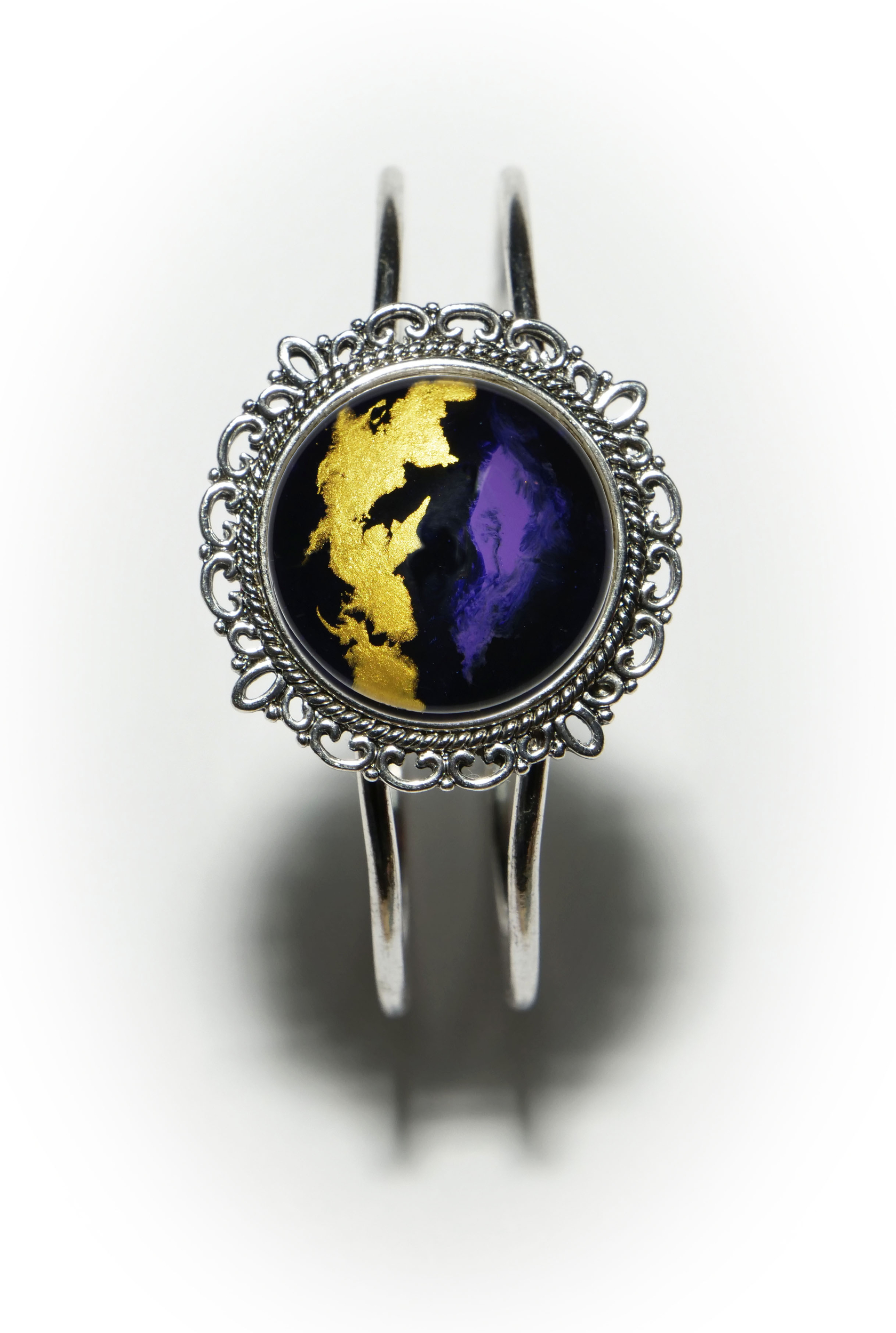 bracelet violet