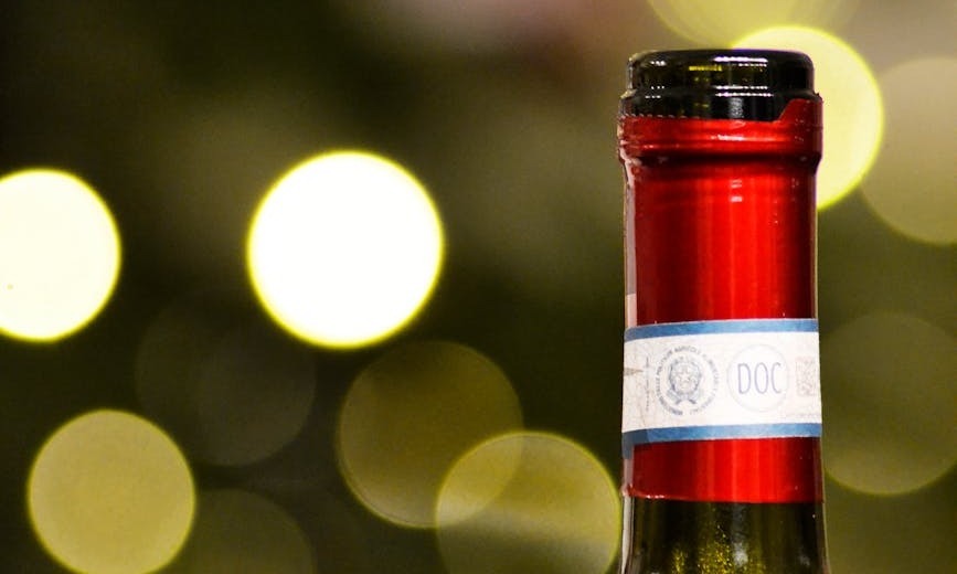 Vin Madérisé : Comment le Détecter Facilement ?