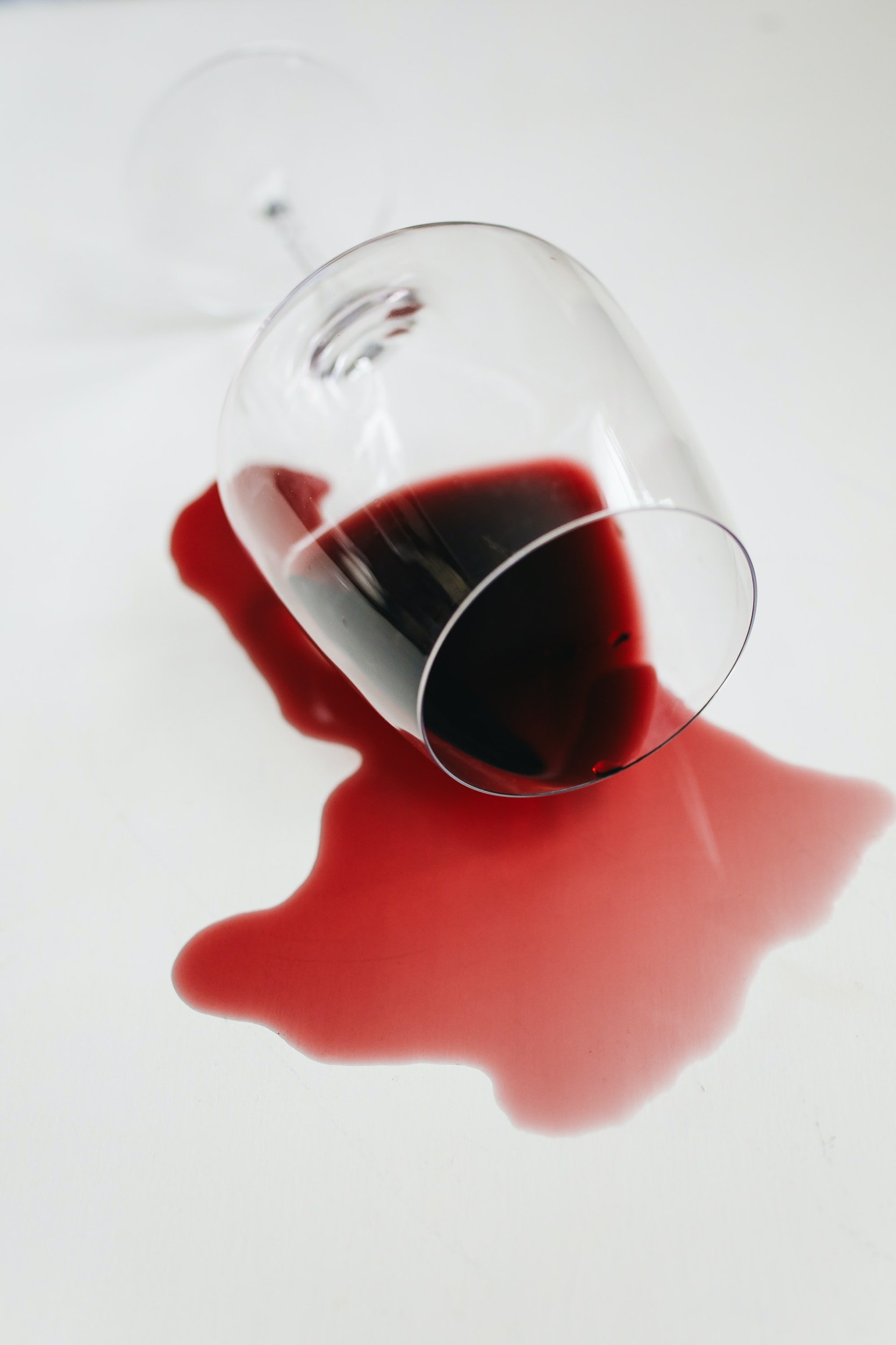 Comment Retirer une Tache de Vin Rouge ?