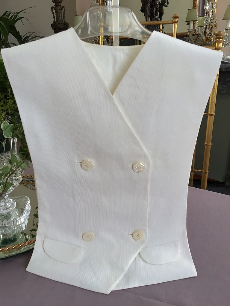 Plastron en piqué de coton et bouton en nacre - Vintage