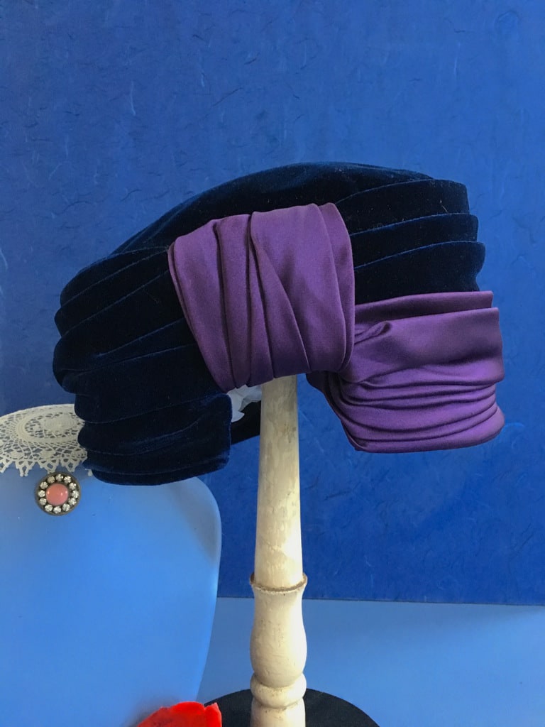 chapeau-ancien-toque-mode-femme-modiste-plumes-velours-soie