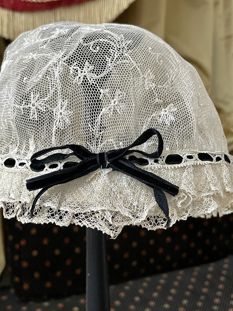 coiffe-ancienne-costume-epoque-napoleon-19e-1880