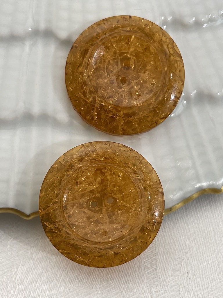 Deux boutons en résine fractale orange - Vintage