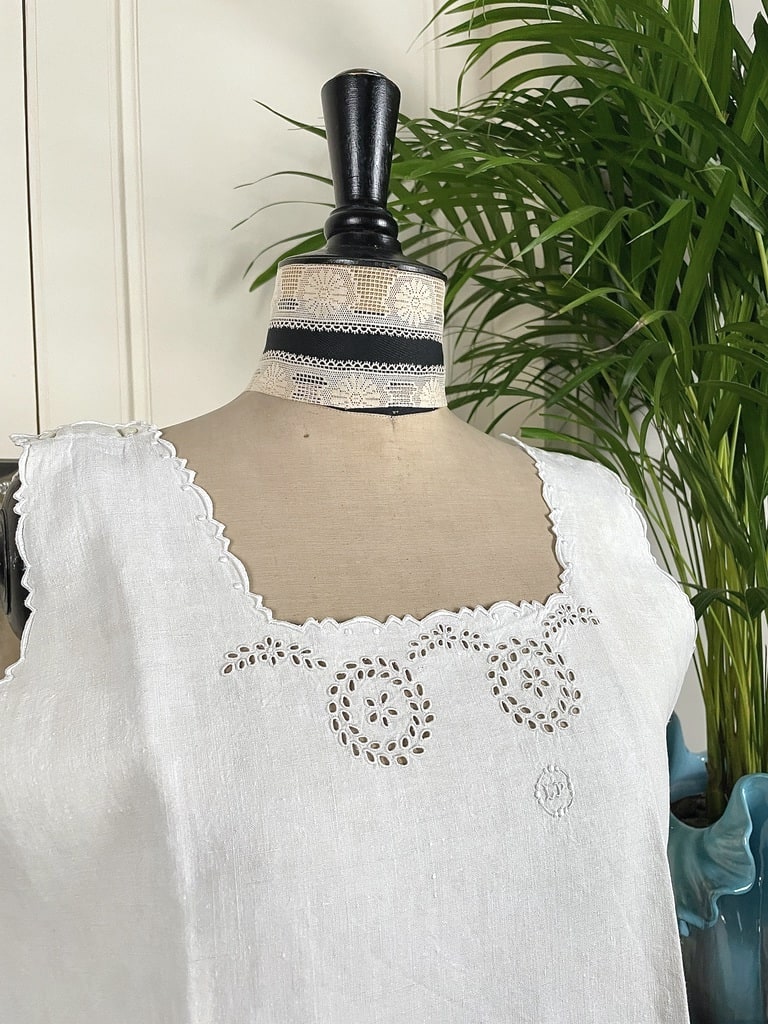 Ancienne chemise de jour pour dame brodée main - Lin - Linge ancien - Vers 1900