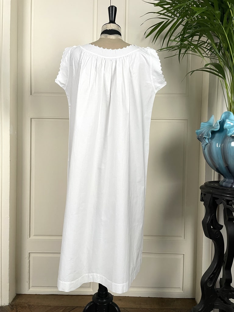 chemise-dame-ancienne-linge-ancien-mode-lin-coton-broderie-blanche-feston