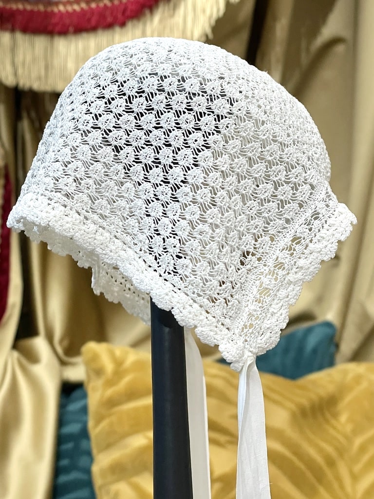 Bonnet en dentelle de coton - Fait main - Linge ancien