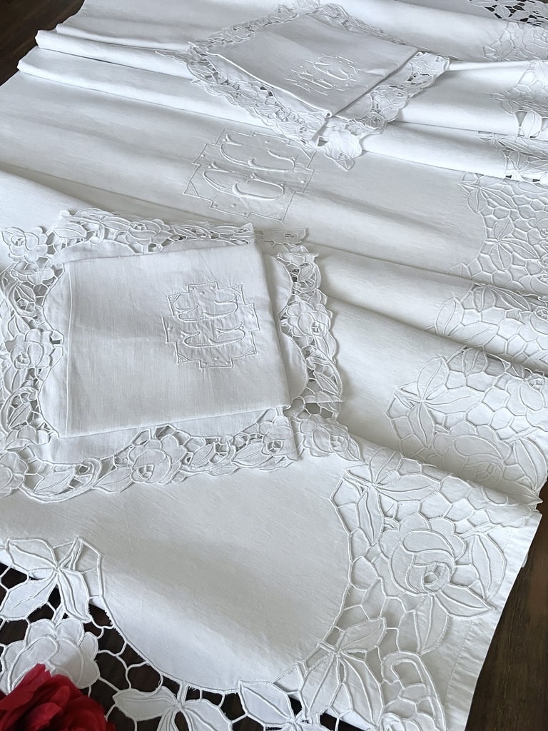 Drap avec ses 2 taies d\'oreiller - Fil de lin et broderie renaissance - Initiales GC - Linge ancien