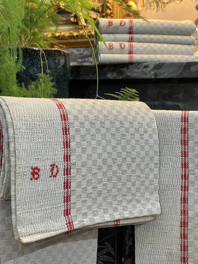 torchons-anciens-linge-basques-metis-liteaux-rouges-monogramme-ad-linge-ancien
