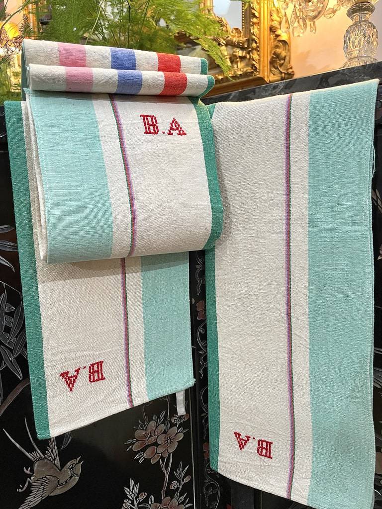 linge-ancien-torchons-draps-serviettes-chemises-dentelles-boutons-passementerie-antiquite