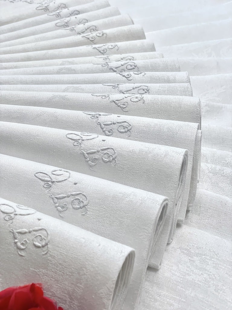 Serviette de table blanche ancienne d'occasion - Linge de maison