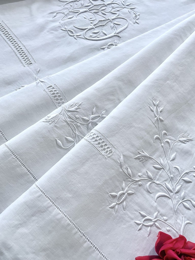 drap-ancien-lin-brode-main-antiquite-brocante-linge-ancien-xixeme-napoleon-iii-shabby-chic