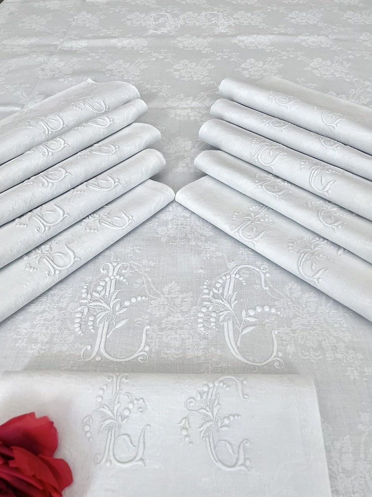 linge-ancien-service-de-table-en-lin-damasse-initiales-lc-broderie-blanche-xixeme-antiquite-brocante