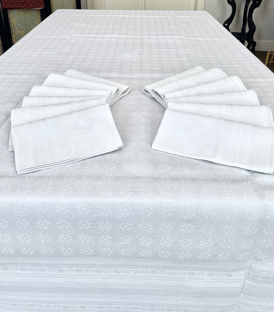 nappe-12-serviettes-linge-de-table-ancien-lin-damasse-monogramme-brode-main-jc-antiquite-brocante-trousseau-diners-de-fetes