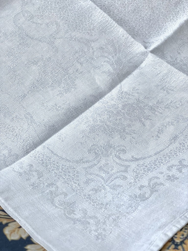 linge-de-table-ancien-serviettes-nappes-napperons-chemin-de-table-banquets-ceremonie-repas-fetes-diners-antiquite
