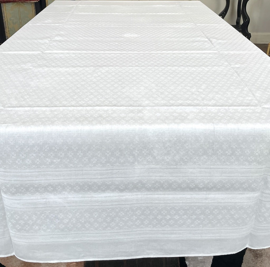 nappe-ancienne-brodee-mains-monogramme-antiquite-brocante-linge-de-table-fleurs-de-lys
