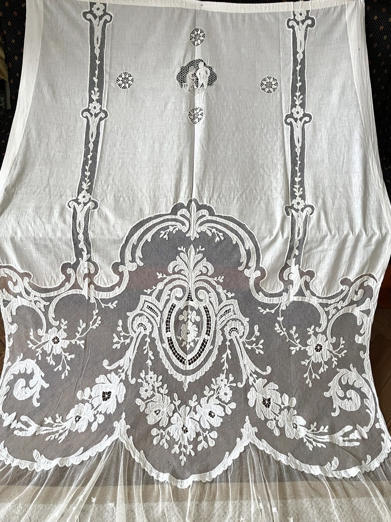 rideau-ancien-brodery-cornely-application-tulle-brode-decoration-fenetre-store-broderie-antiquite-brocante
