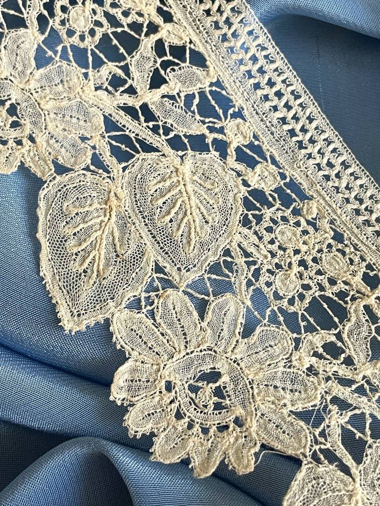 dentelle duchesse de bruxelles ancienne aux fuseaux fichu d arlesienne costume arles antiquite brocante