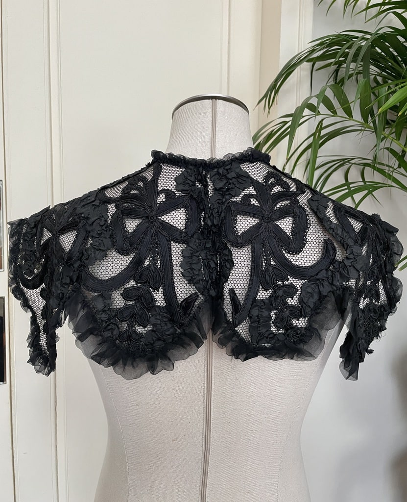 couvre-epaule-ancien-col-gimbe-fichu-tulle-resille-soie-voile-mousseline-soutache-ruban-napoleon-empire-antiquite-costume-ancien