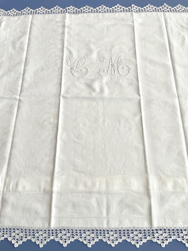 taies-oreiller-coton-blanc-damasse-dentelle-crochet-monogramme-cm-brode-main-antiquite-brocante-linge-de-lit-ancien-trousseau