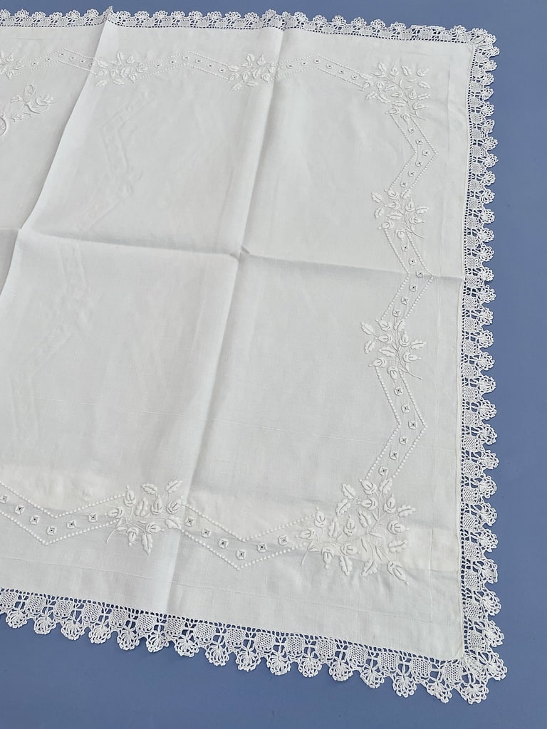 taie-oreiller-ancienne-brodee-main-monogramme-jc-broderie-blanche-pur-fil-de-lin-trousseau-de-mariage-anitiquite-brocante