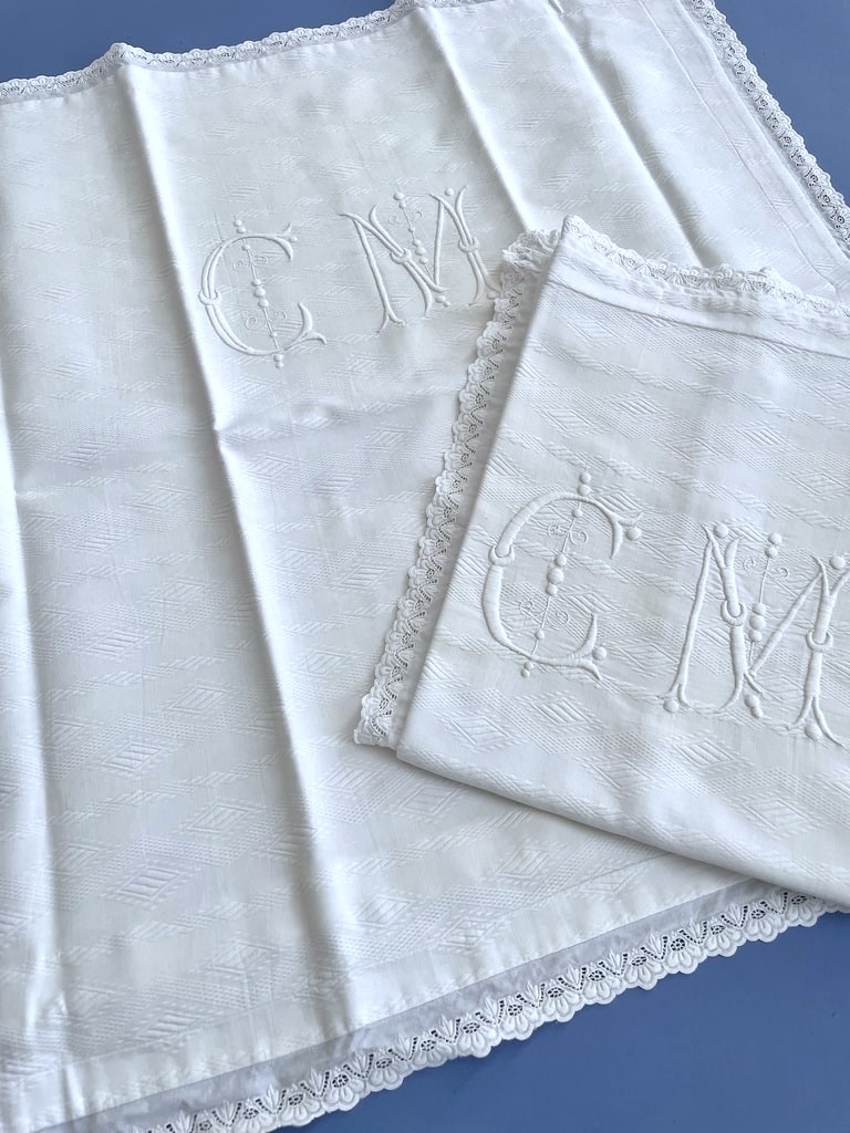 paire-de-taies-d-oreiller-en-pique-de-coton-linge-de-lit-ancien-xixe-1900-antiquite-brocante-shabby-chic