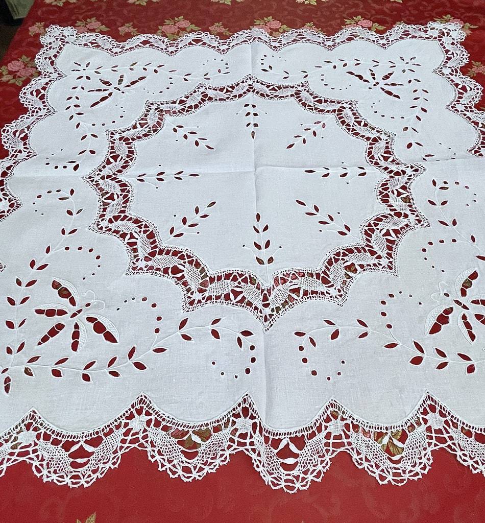 linge-ancien-surnappe-centre-de-table-chemin-de-table-dentelle-lin-broderie-main-antiquite