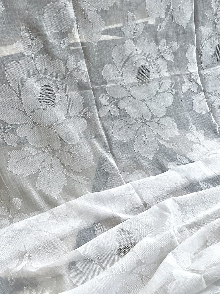 linge-ancien-maison-rideaux-fenetre-store-panneaux-voile-de-coton-antiquite-brocante