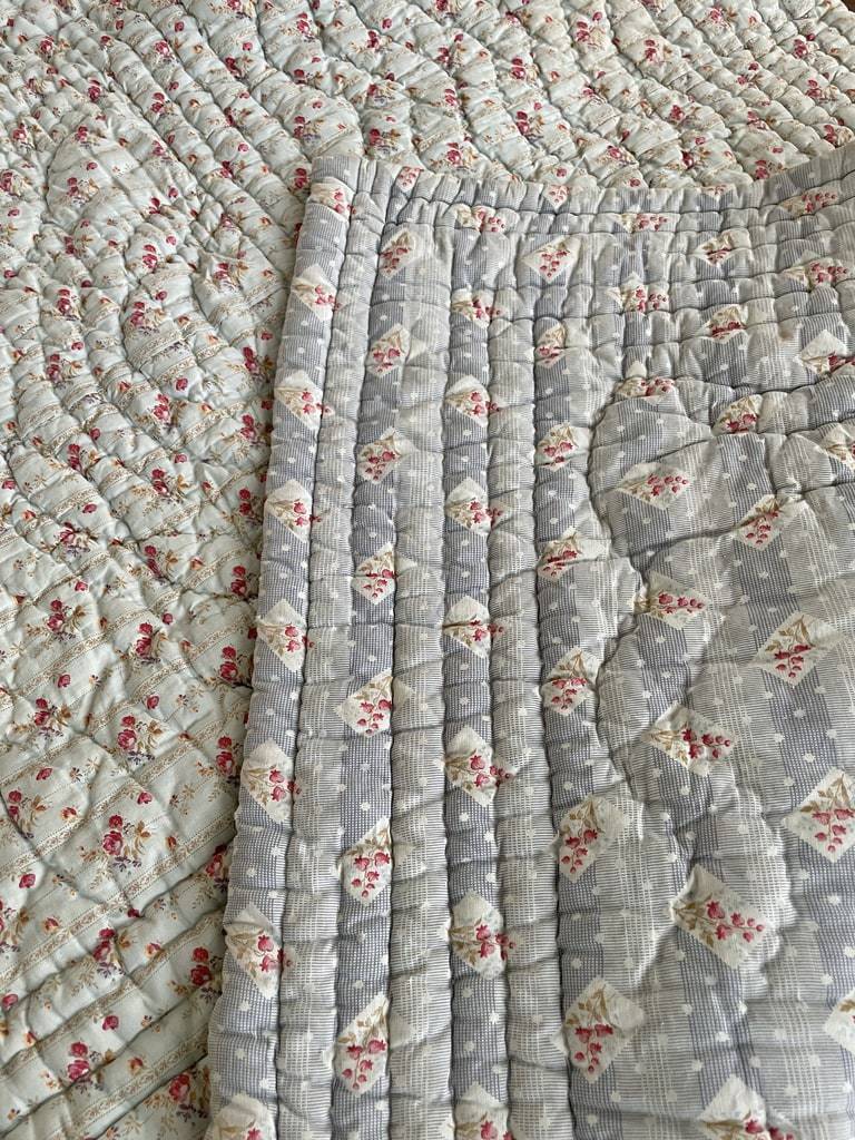vente en ligne linge ancien dessus de lit provencal coton imprime pique de marseille antiquite brocante