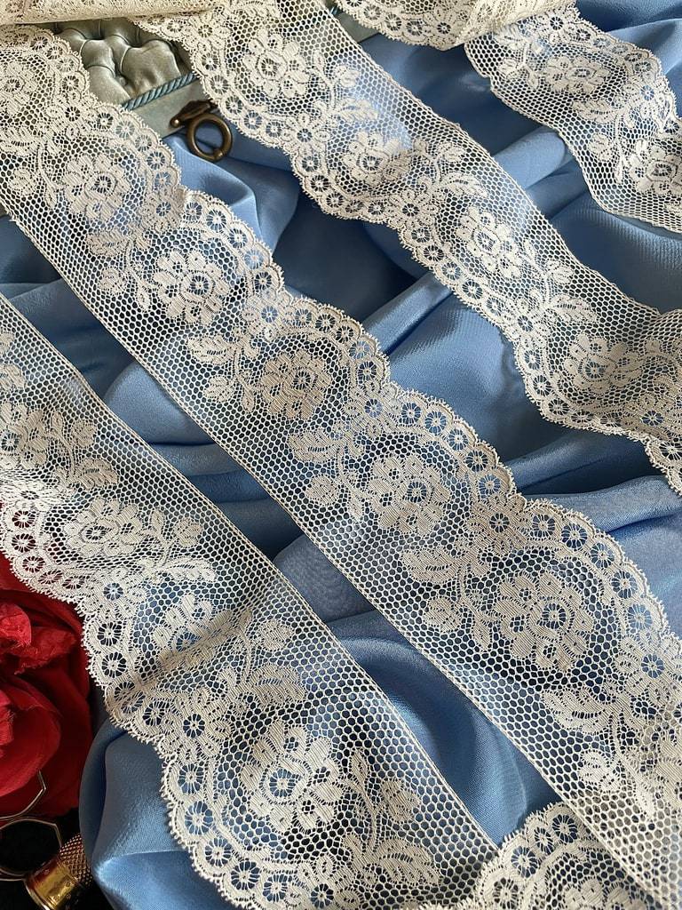 dentelle-aux-fuseaux-valenciennes-feston-mercerie-ancienne-costume-couture-creation-textile-antiquite-brocante