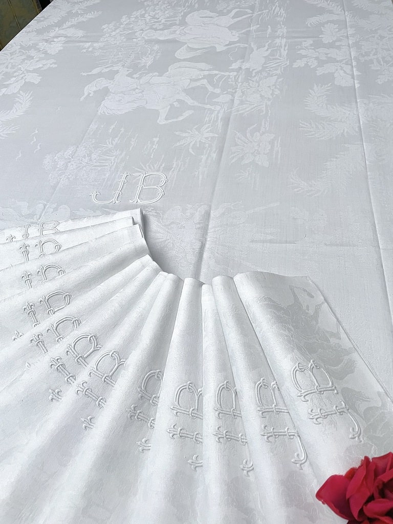 lin-historie-chasse-a-courre-nappe-serviettes-brode-main-linge-ancien-antiquite-foret-chateau-lac-gibier