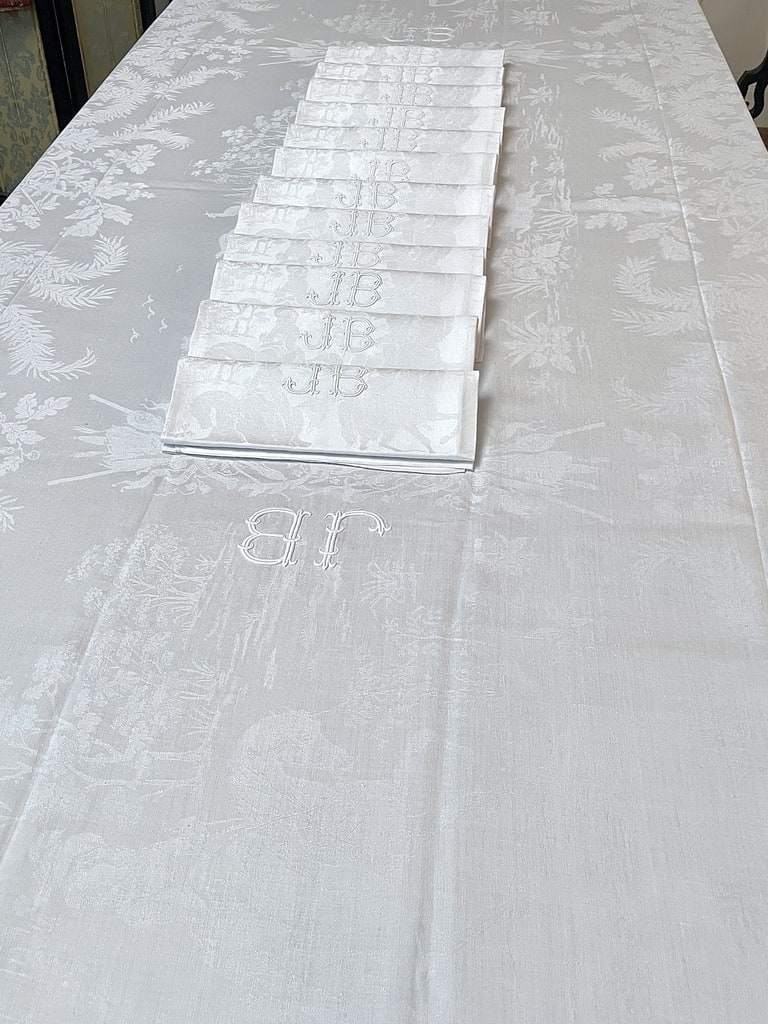 linge-ancien-nappe-serviettes-chasse-a-courre-gibier-eau-air-chateau-venerie-veneur-antiquite-brocante