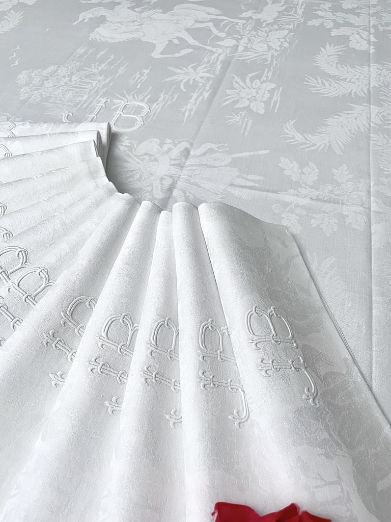 service-de-table-en-lin-damasse-chasse-a-courre-oiseaux-gibier-chasseur-linge-ancien-art-de-la-table-antiquite