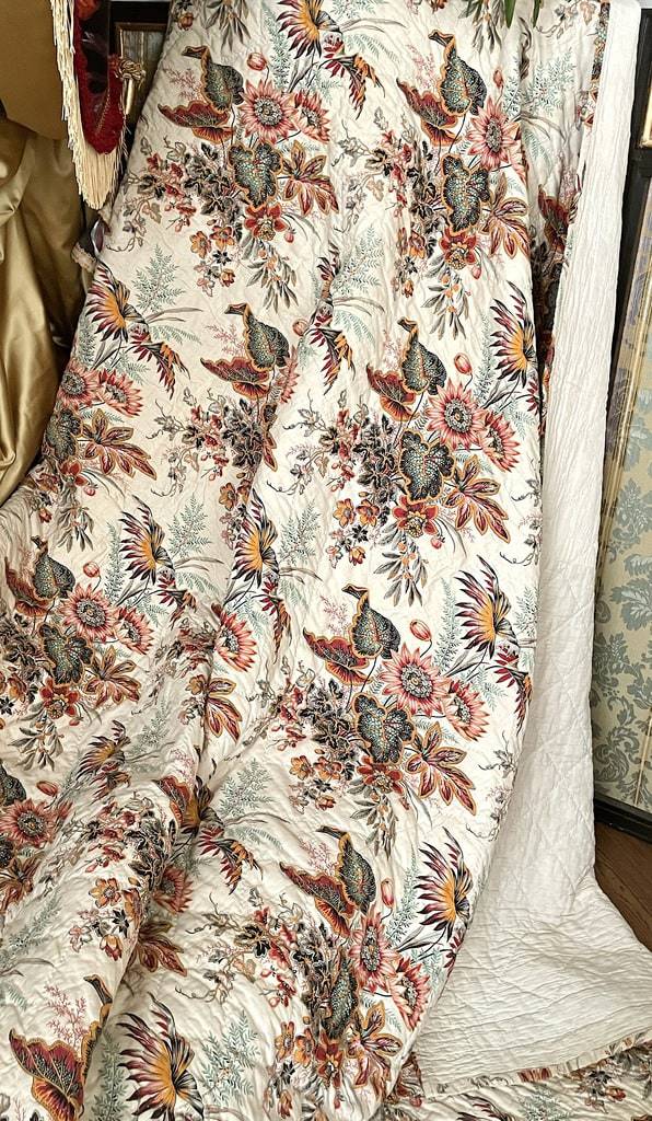 pique-marseilalis-couverture-provençale-coton-motif-floral-lin-linge-ancien-dessus-de-lit-antiquite-brocante