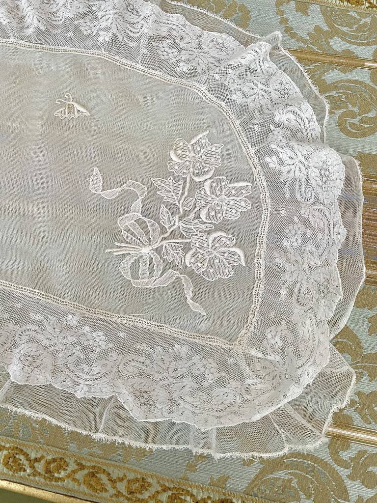 linge-ancien-layette-bapteme-enfant-bebe-poussette-berceau-landeau-antiquite
