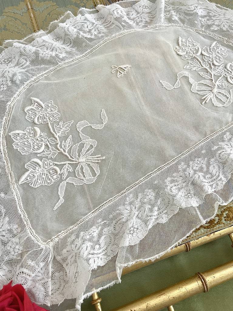 taie-berceau-tulle-brode-broderie-dentelle-soie-bapteme-bebe-enfant-antiquite-brocante-shabby-chic