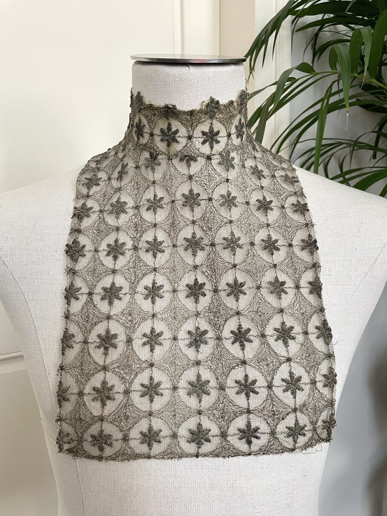 col-plastron-rabat-mercerie-ancienne-costume-d-epoque-art-deco-broderie-fil-argent-tulle-mode-femme-antiquite