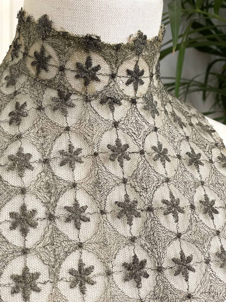 mode-femme-costume-ancien-art-deco-fil-argent-tulle-broderie-faux-col-amovible-antiquite-brocante