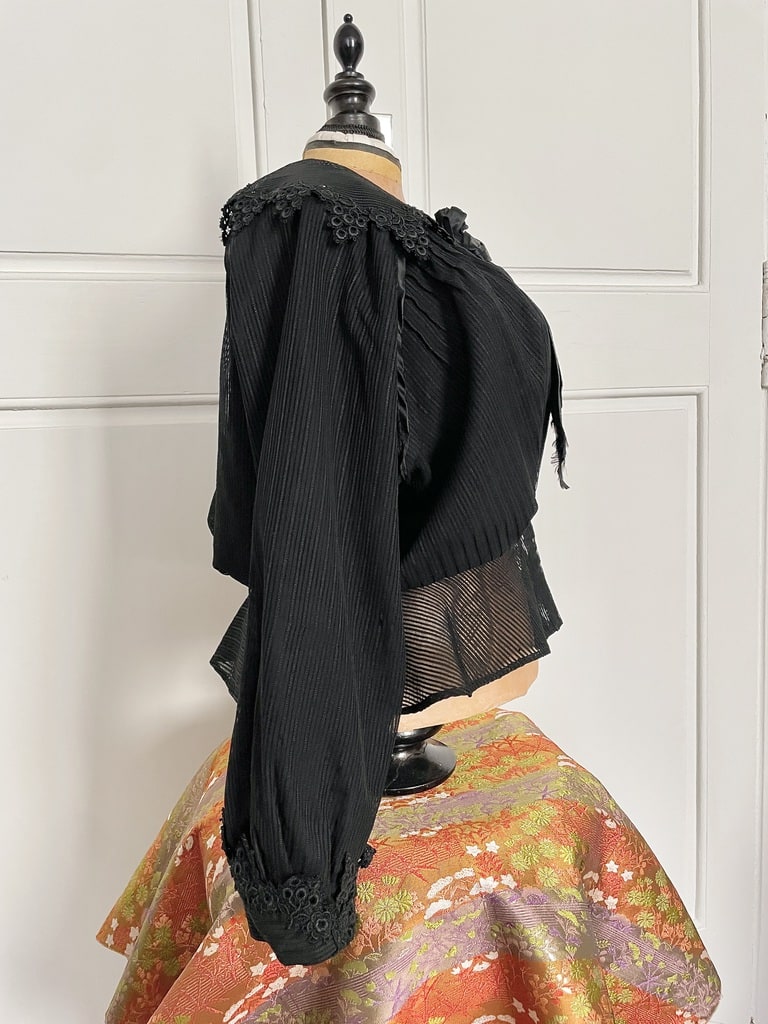 corsage-femme-en-voile-de-soie-noir-mode-ancienne-costume-costumier-1880-1890-antiquite